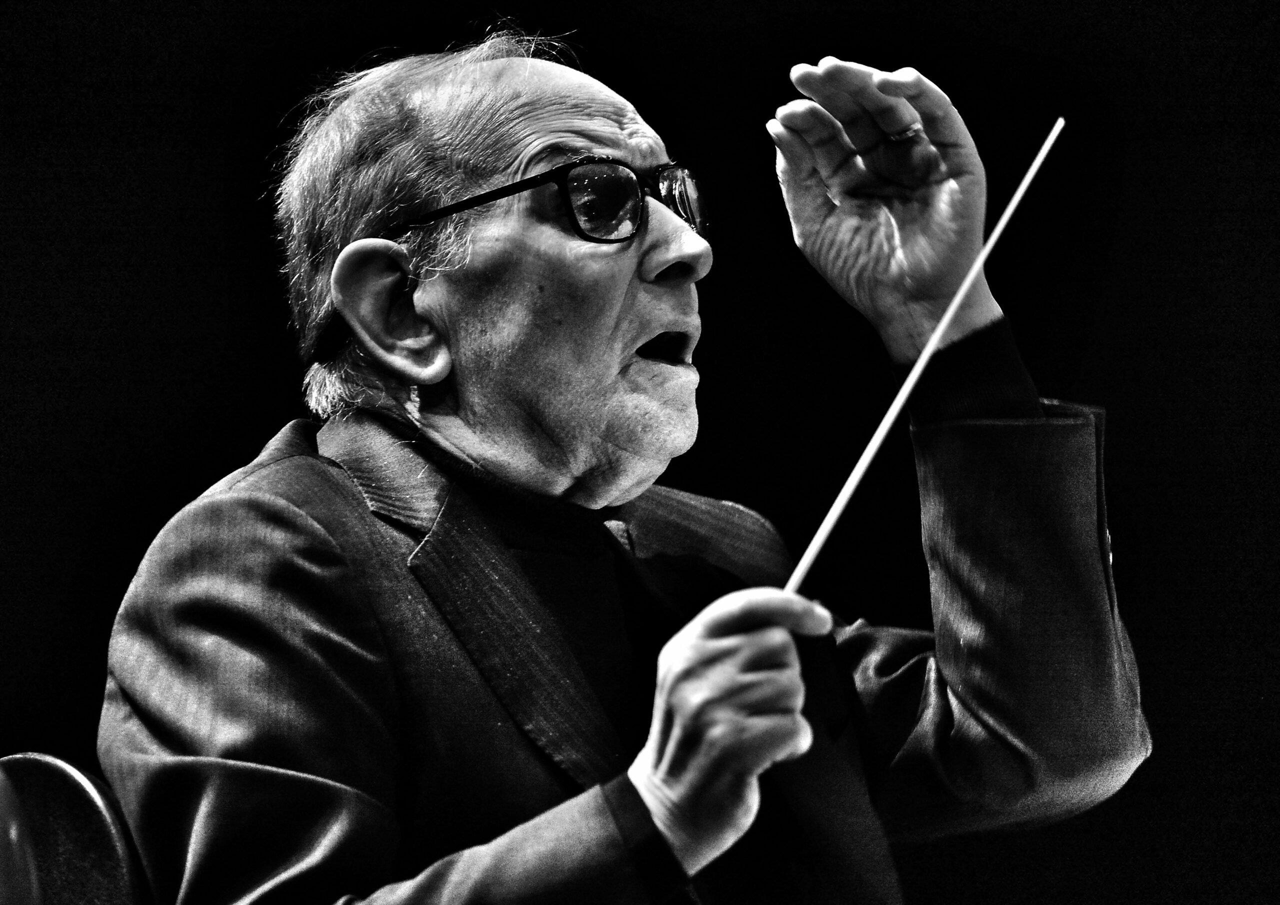 Read more about the article 5 TRILHAS SONORAS PARA CONHECER ENNIO MORRICONE